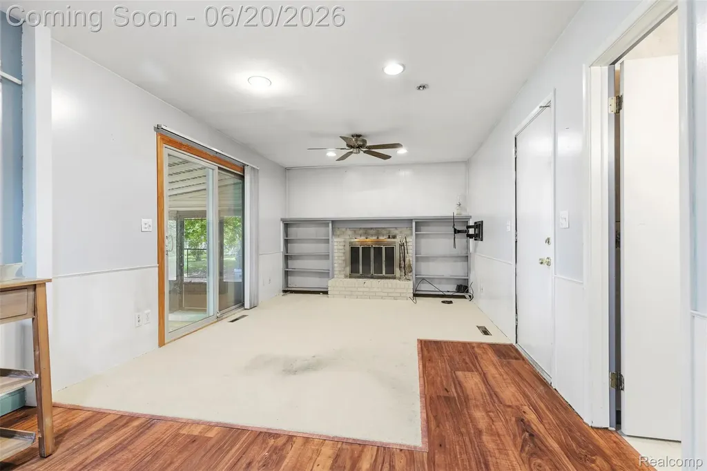 309 Windy Bluff Flushing City MI 48433