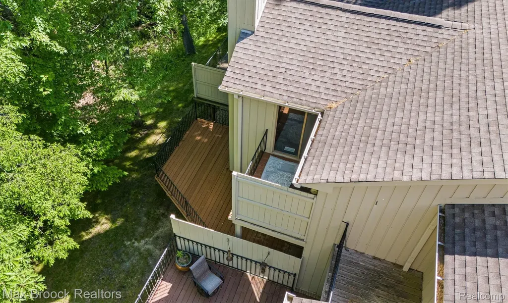 1135 Ivyglen Circle Bloomfield Charter Township MI 48304