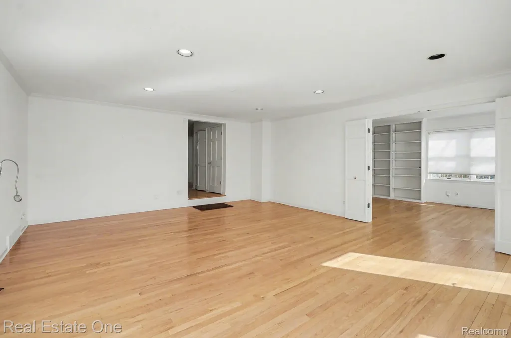 5840 Inkster Road West Bloomfield Charter Township MI 48323