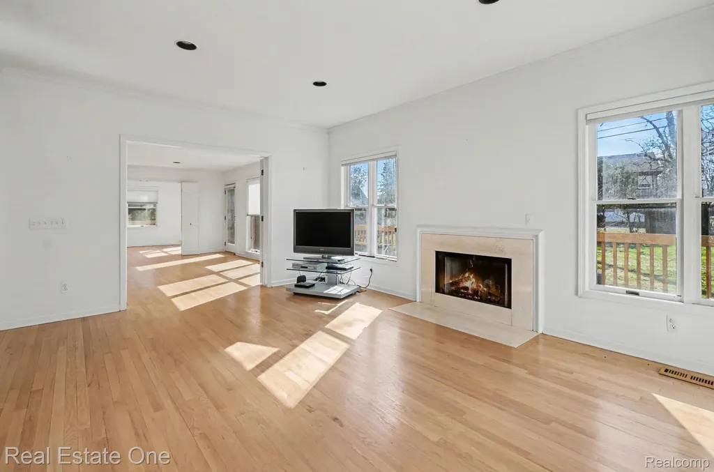 5840 Inkster Road West Bloomfield Charter Township MI 48323