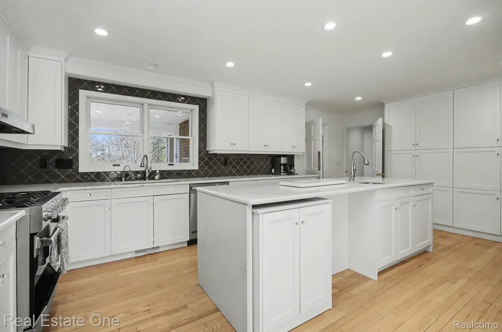 5840 Inkster Road West Bloomfield Charter Township MI 48323