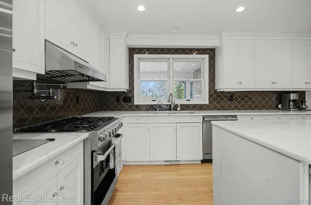5840 Inkster Road West Bloomfield Charter Township MI 48323