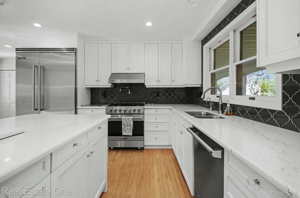 5840 Inkster Road West Bloomfield Charter Township MI 48323