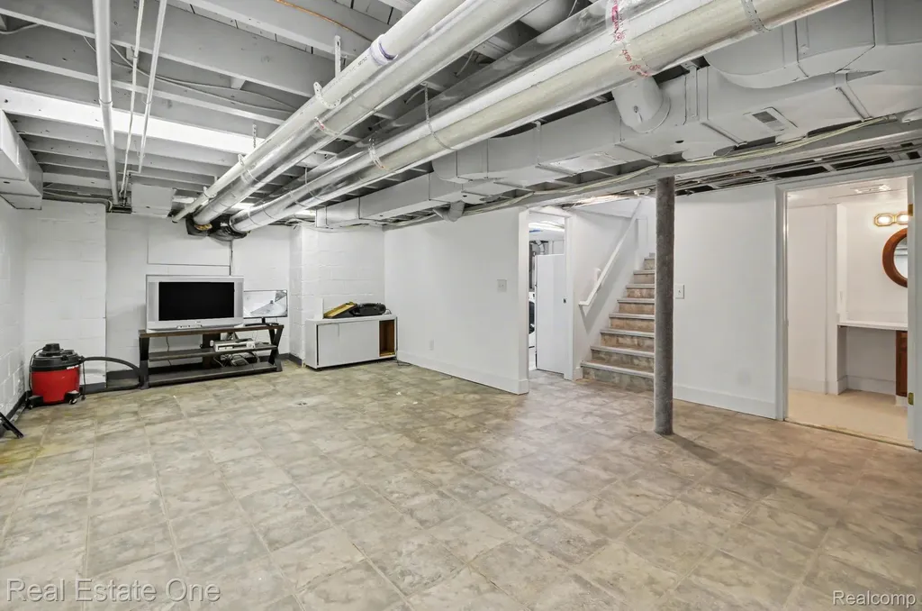 5840 Inkster Road West Bloomfield Charter Township MI 48323