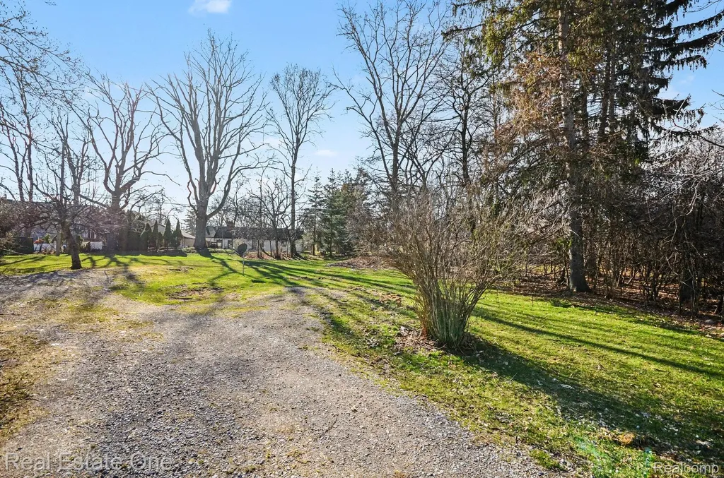 5840 Inkster Road West Bloomfield Charter Township MI 48323