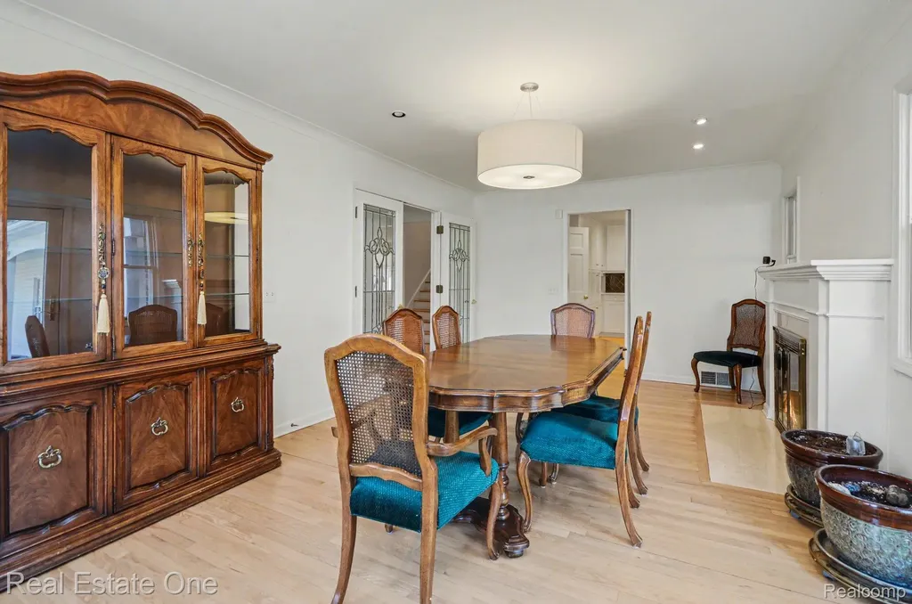 5840 Inkster Road West Bloomfield Charter Township MI 48323