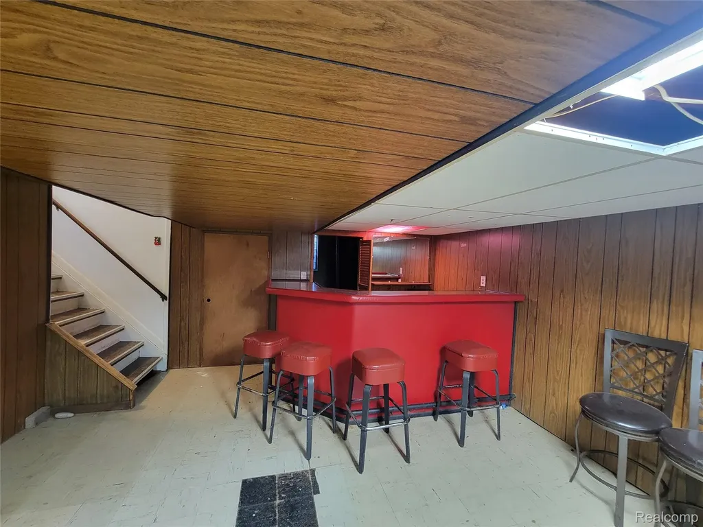 3039 Pearl Avenue Warren City MI 48091