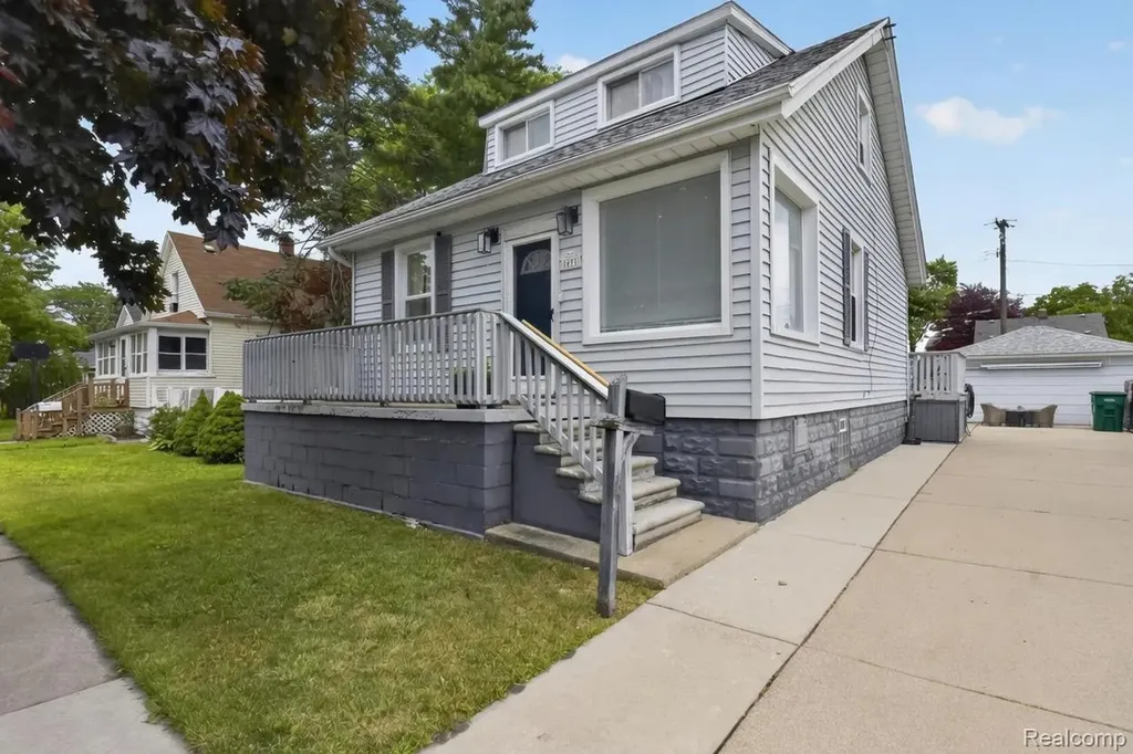 1871 7th Street Wyandotte City MI 48192
