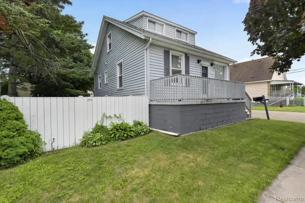 1871 7th Street Wyandotte City MI 48192
