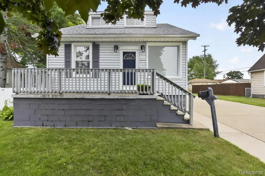 1871 7th Street Wyandotte City MI 48192