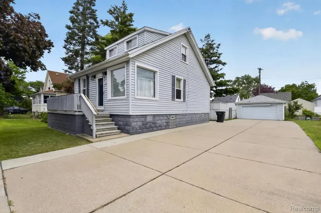 1871 7th Street Wyandotte City MI 48192