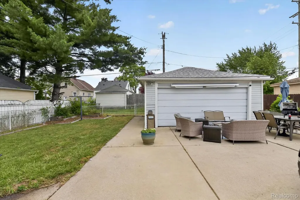 1871 7th Street Wyandotte City MI 48192