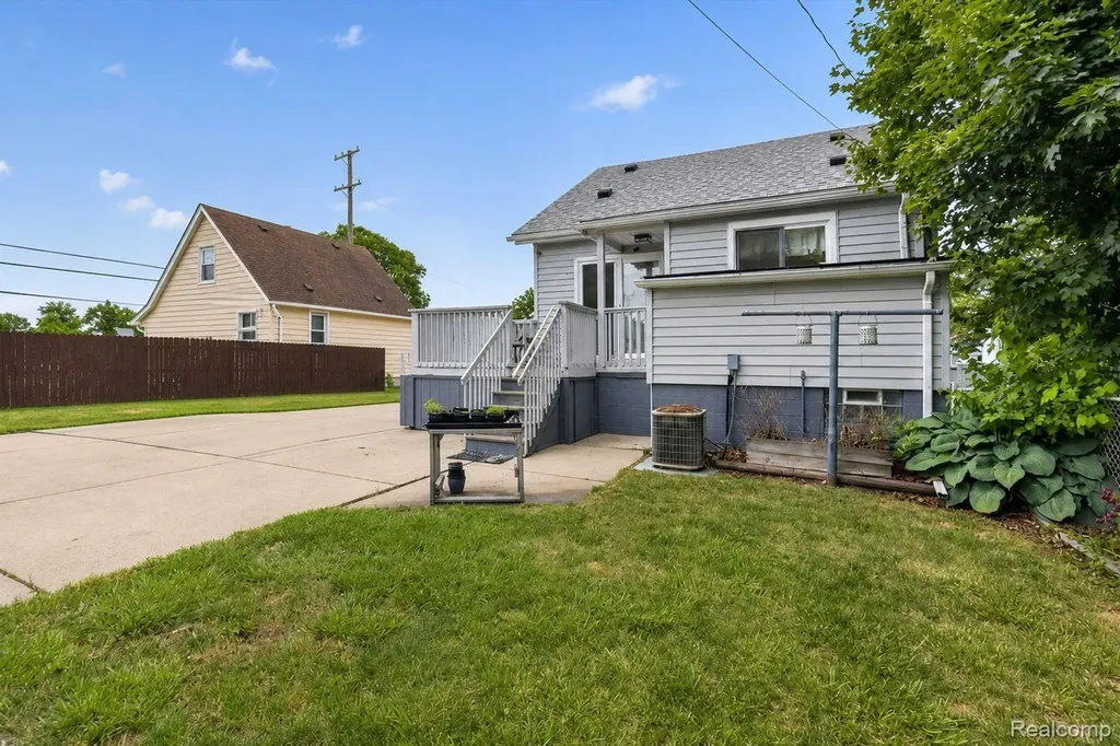 1871 7th Street Wyandotte City MI 48192