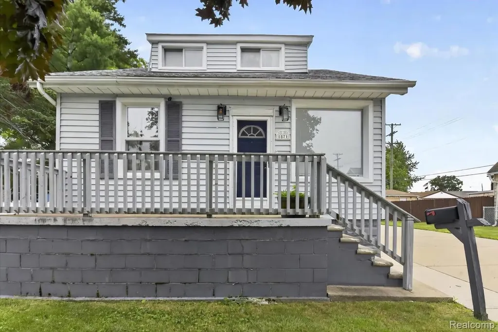 1871 7th Street Wyandotte City MI 48192