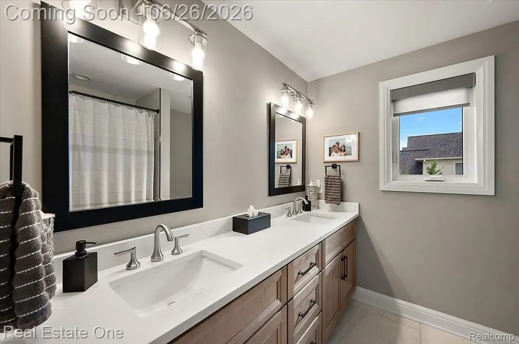 1721 Royal Birkdale Drive Oxford Charter Township MI 48371