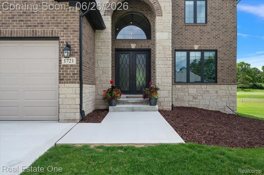 1721 Royal Birkdale Drive Oxford Charter Township MI 48371