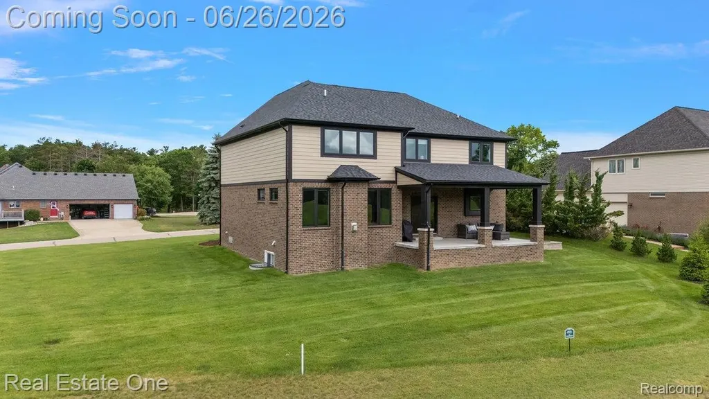 1721 Royal Birkdale Drive Oxford Charter Township MI 48371