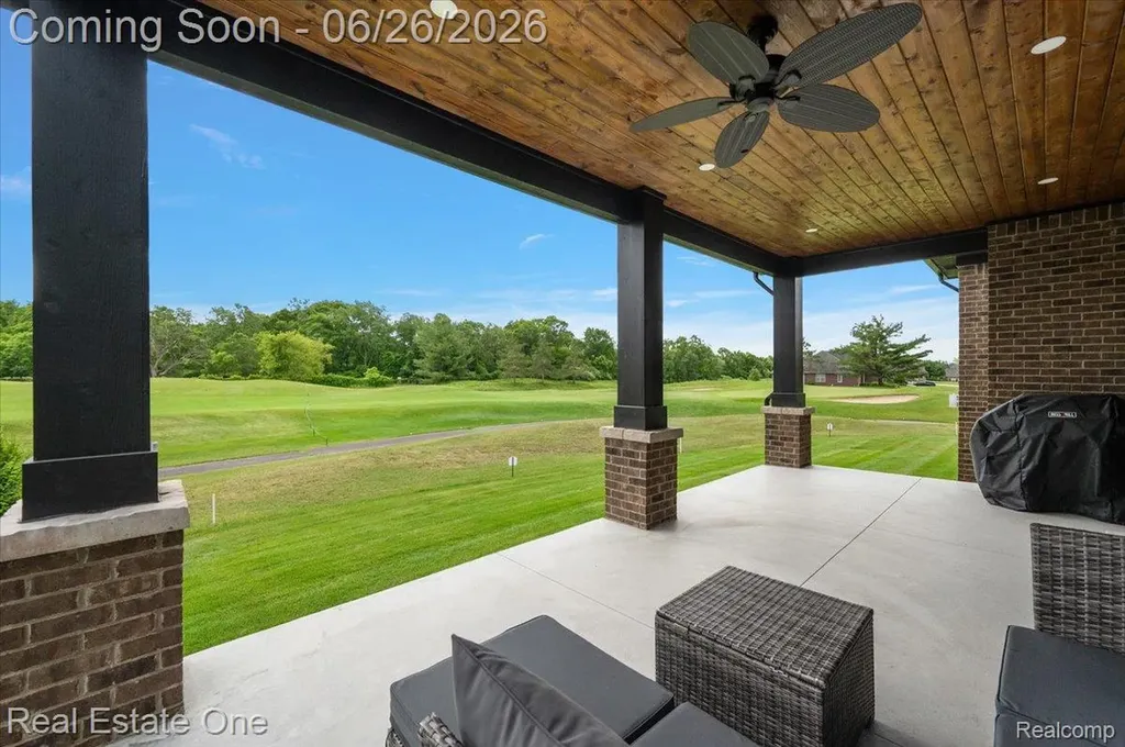 1721 Royal Birkdale Drive Oxford Charter Township MI 48371