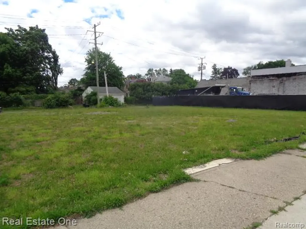 12919 W 7 Mile Road Detroit City MI 48235
