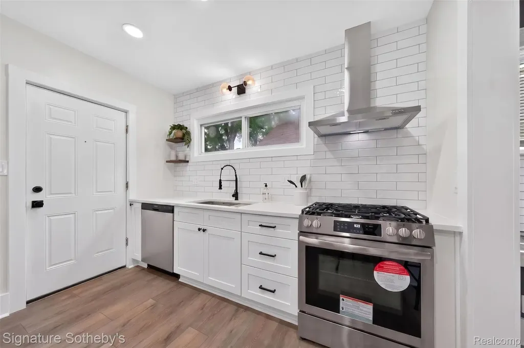 388 Channing Street Ferndale City MI 48220
