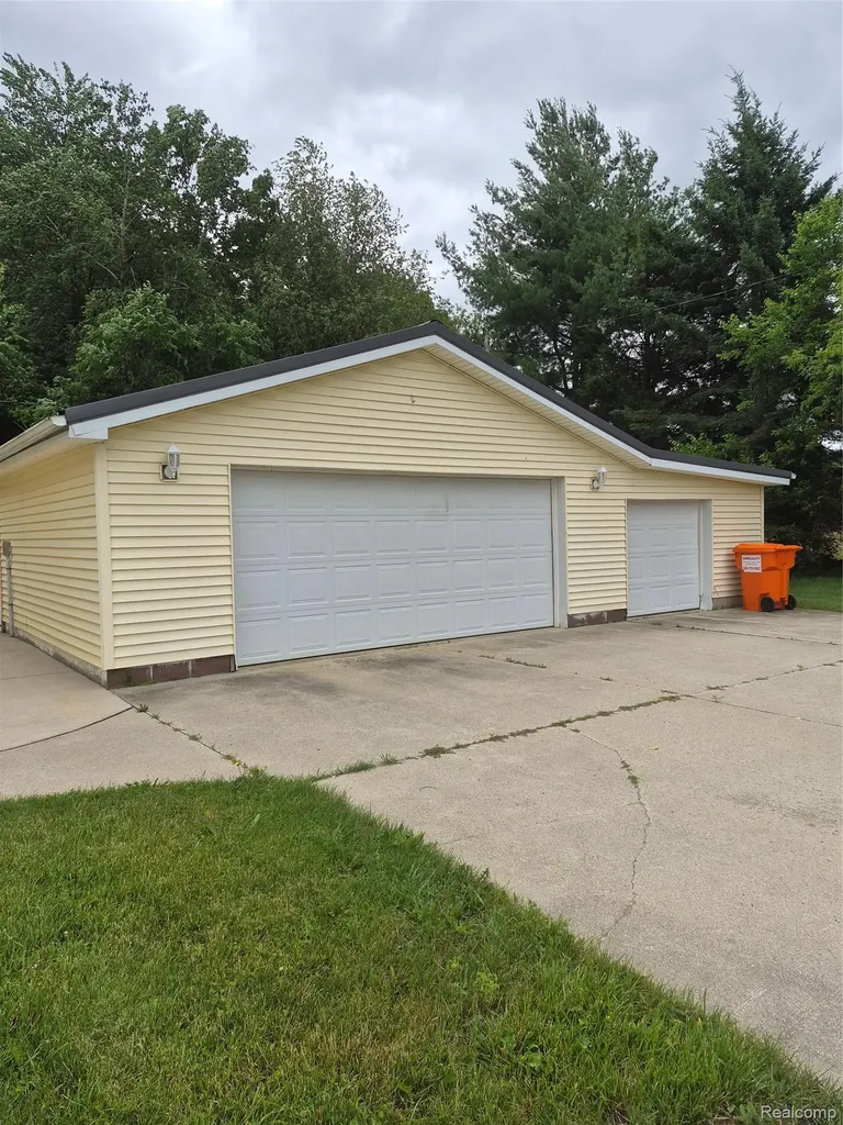 12849 S Delaney Road Perry City MI 48872