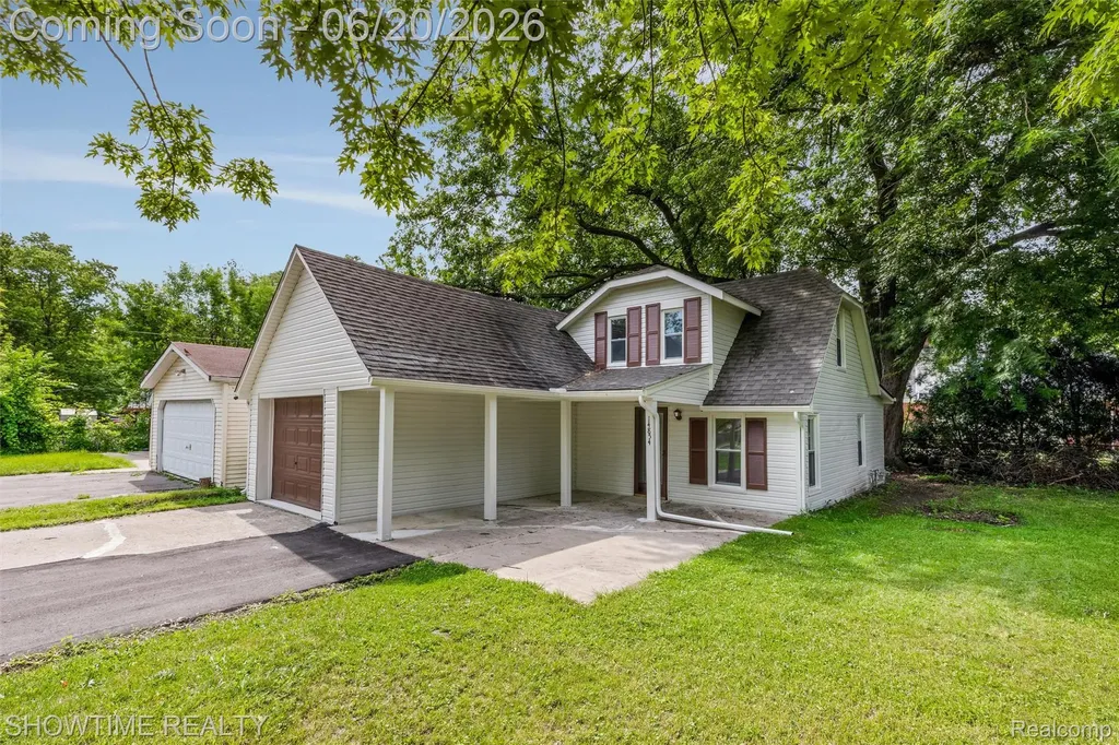 14854 10 Mile Road Warren City MI 48089