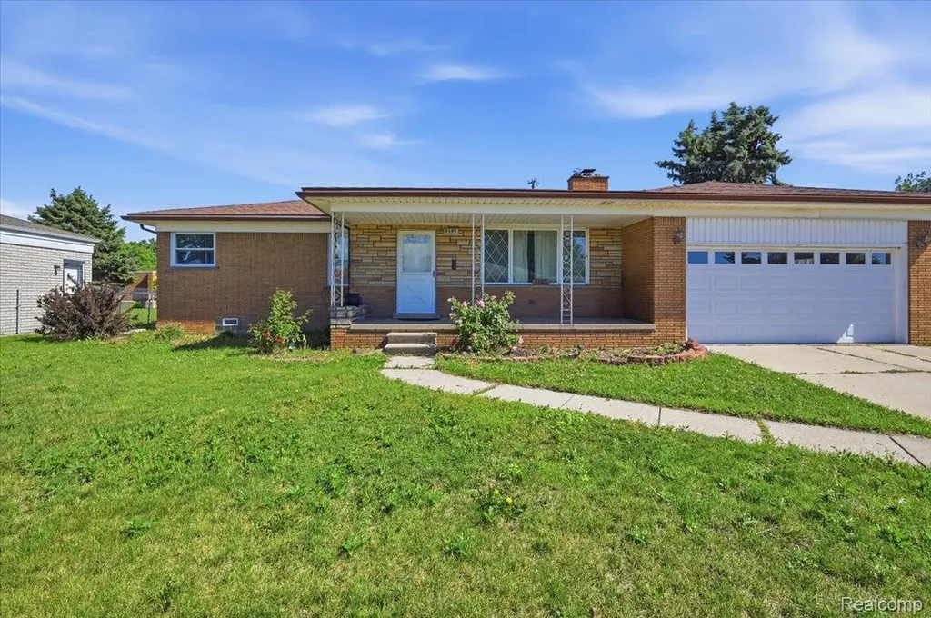 8565 Potomac Street Center Line City MI 48015