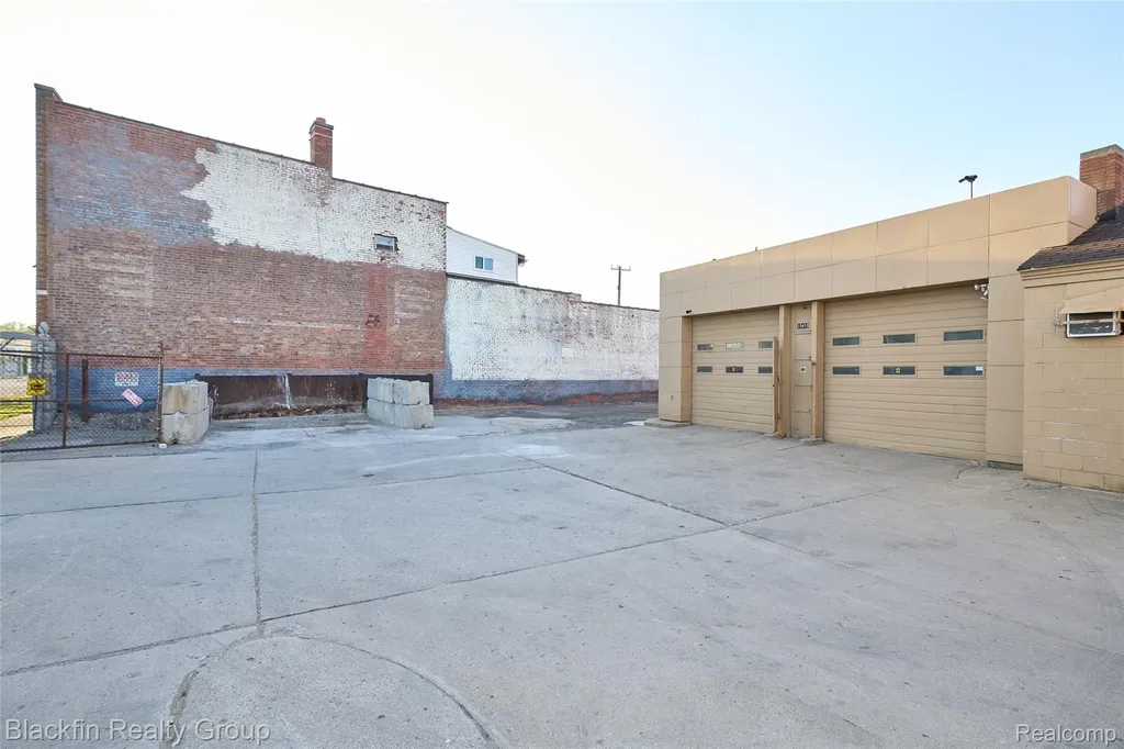 15410 Harper Avenue Detroit City MI 48224