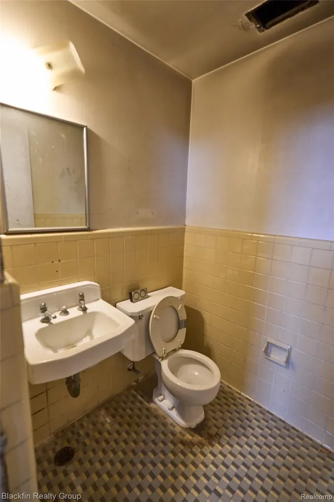 15410 Harper Avenue Detroit City MI 48224