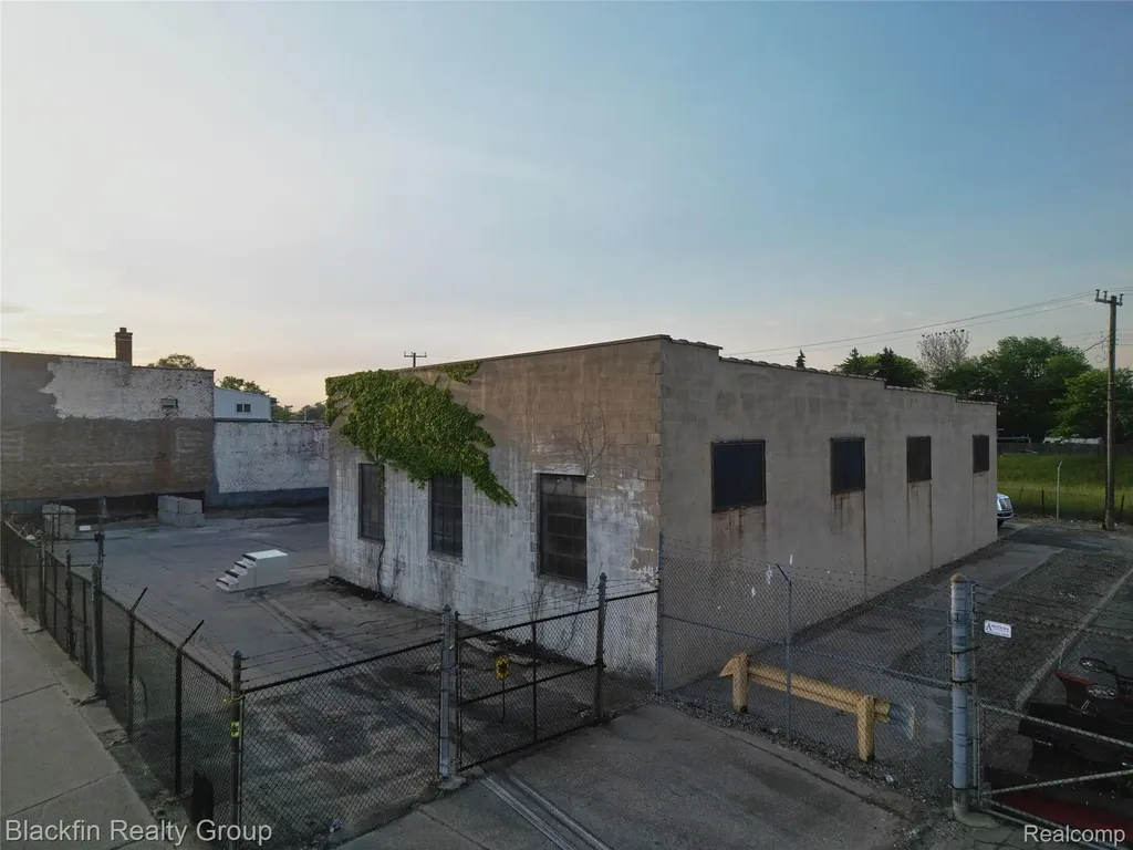 15410 Harper Avenue Detroit City MI 48224