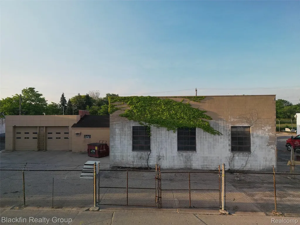 15410 Harper Avenue Detroit City MI 48224
