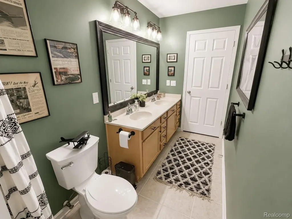 4097 Chenlot Lane Waterford Charter Township MI 48328