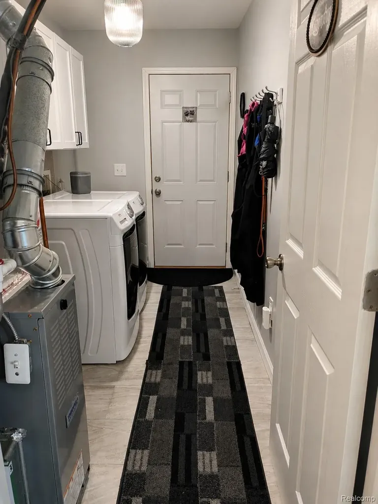 4097 Chenlot Lane Waterford Charter Township MI 48328