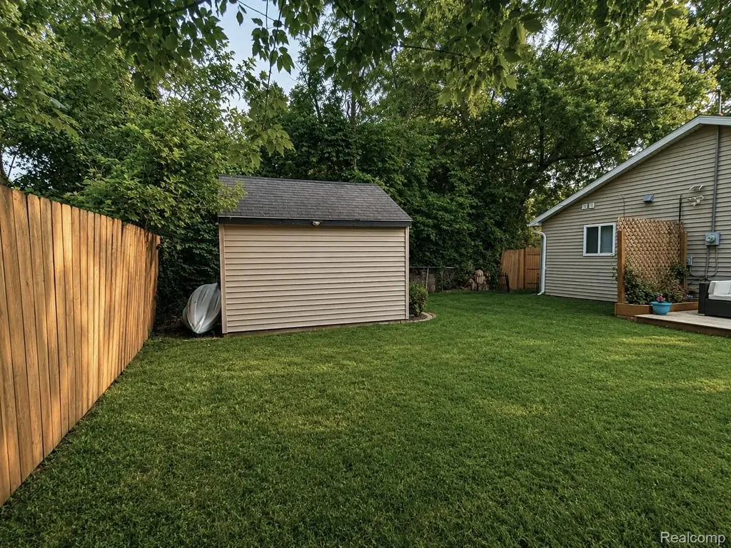 4097 Chenlot Lane Waterford Charter Township MI 48328