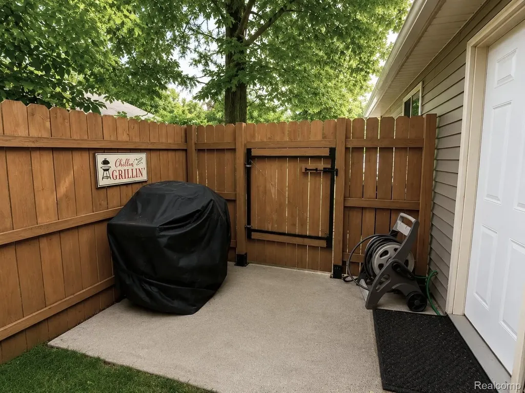 4097 Chenlot Lane Waterford Charter Township MI 48328