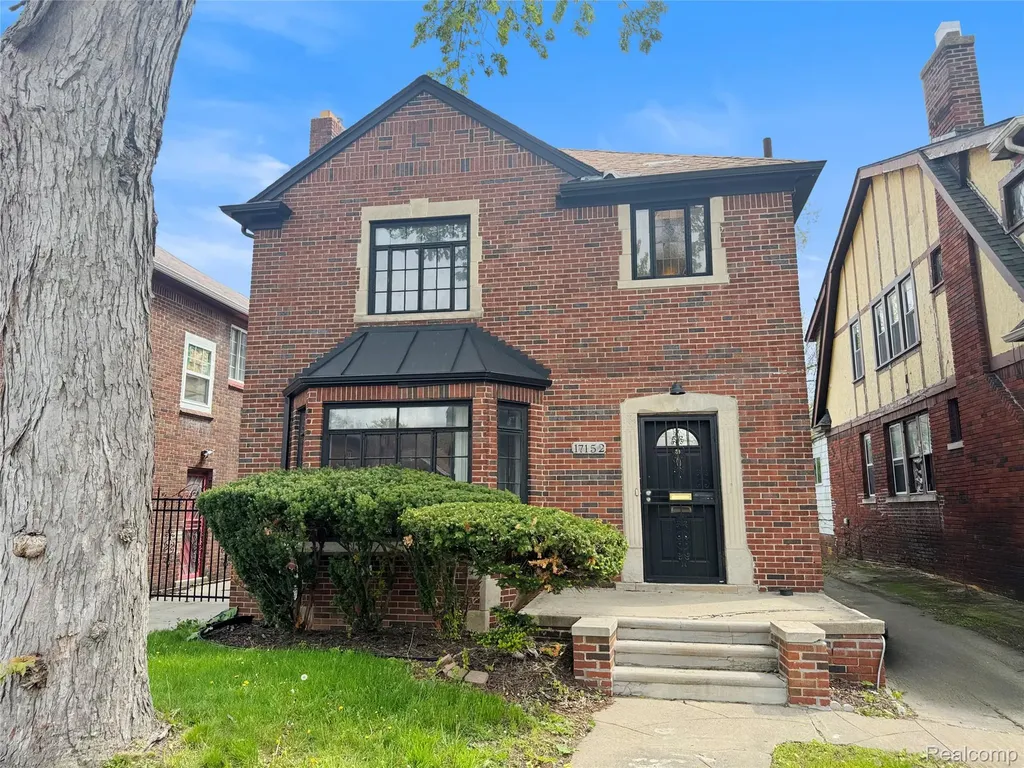 17152 Ohio Street Detroit City MI 48221