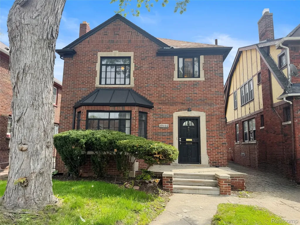 17152 Ohio Street Detroit City MI 48221