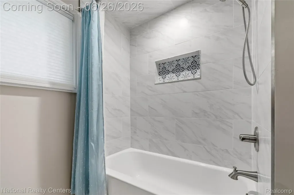33112 Kirby Street Farmington City MI 48336