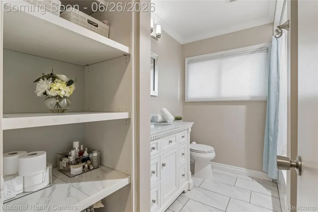 33112 Kirby Street Farmington City MI 48336