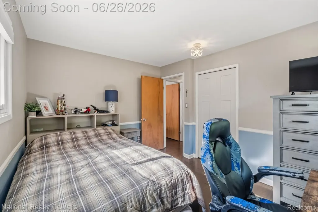 33112 Kirby Street Farmington City MI 48336
