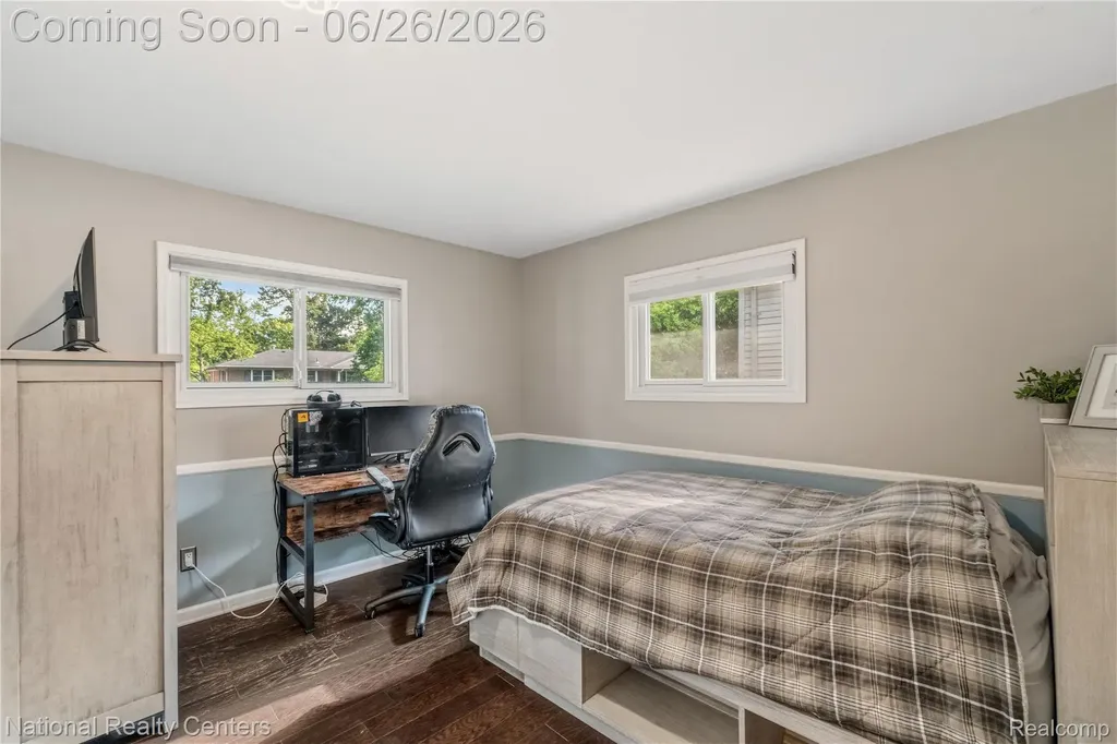 33112 Kirby Street Farmington City MI 48336