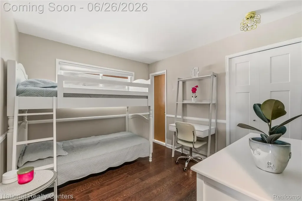 33112 Kirby Street Farmington City MI 48336