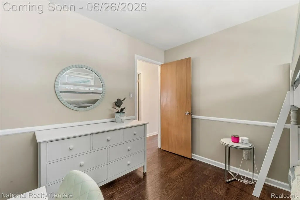 33112 Kirby Street Farmington City MI 48336