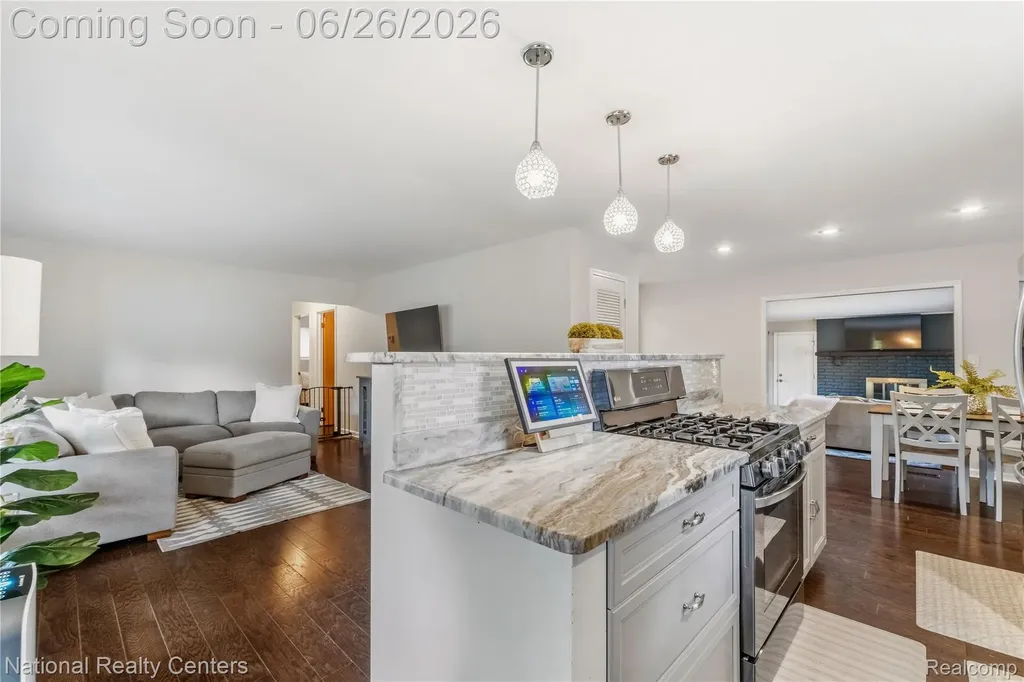 33112 Kirby Street Farmington City MI 48336