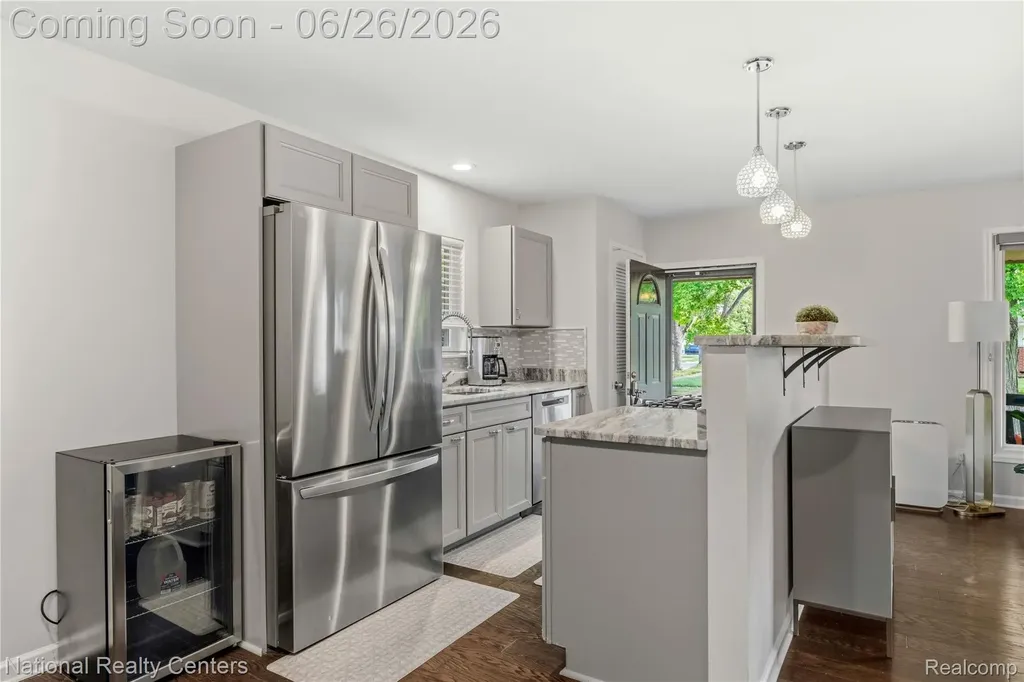 33112 Kirby Street Farmington City MI 48336