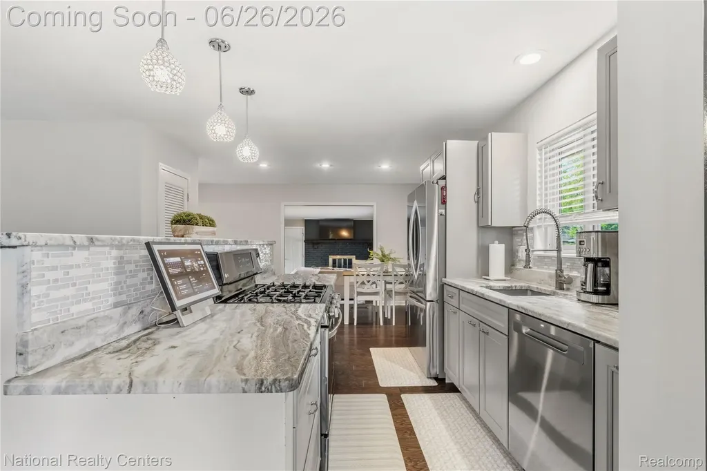 33112 Kirby Street Farmington City MI 48336