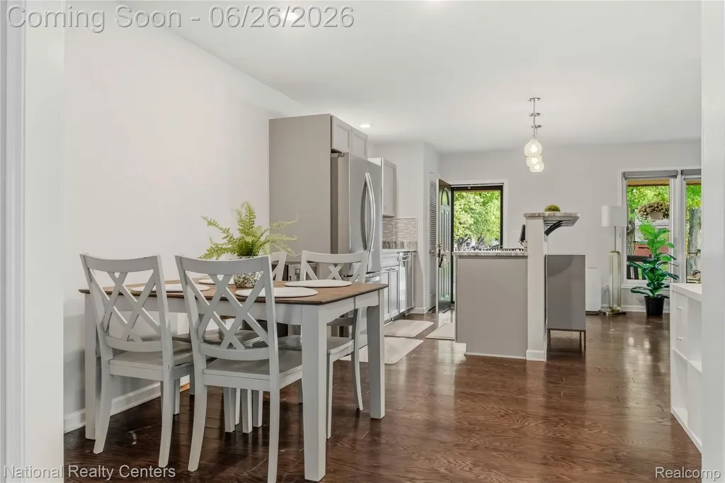 33112 Kirby Street Farmington City MI 48336