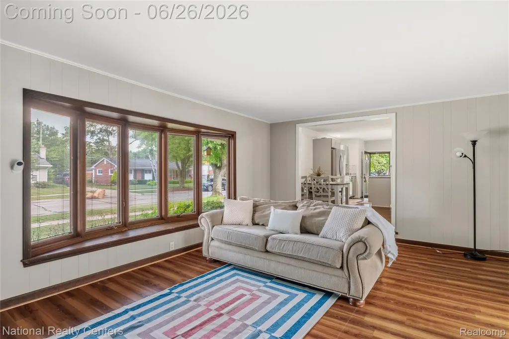 33112 Kirby Street Farmington City MI 48336