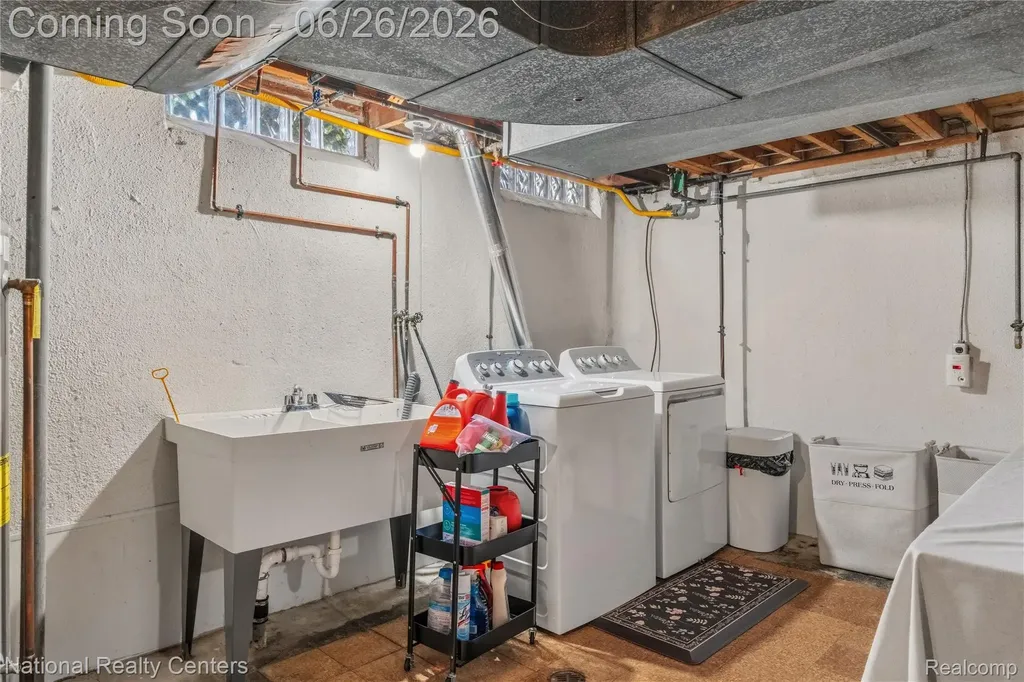 33112 Kirby Street Farmington City MI 48336