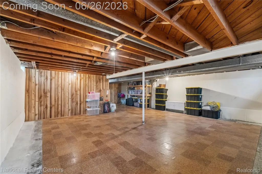 33112 Kirby Street Farmington City MI 48336